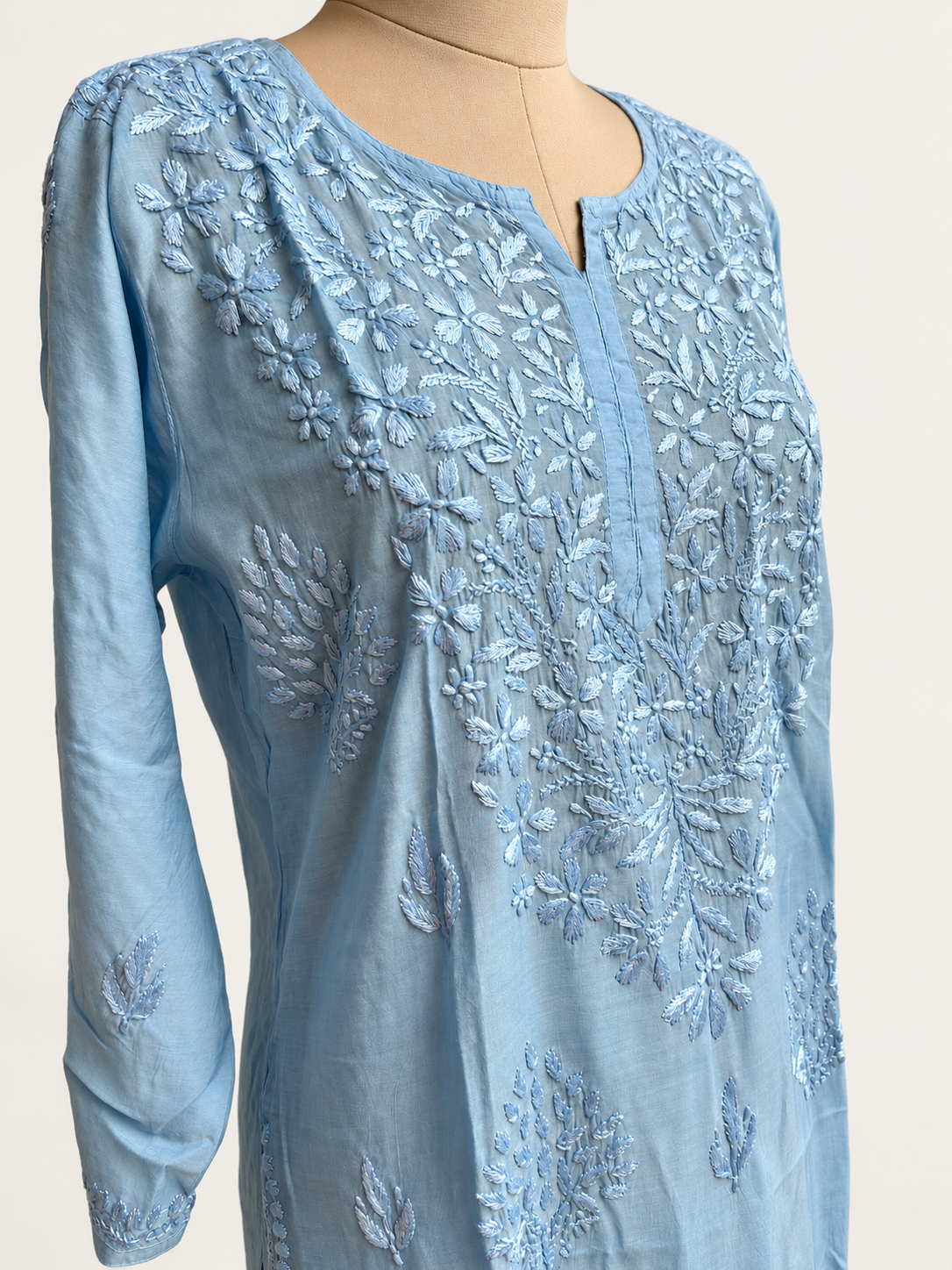 061-B_bb912e974_v1_03_Embroidery_Closeup The Celeste Tide Chikankari Suit - Muslin Chikankari 2-Piece Suit Set by Feathers by Priya - Image 5